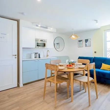 Duplex Flat - Hyper Centre St Tropez سان تروبيه